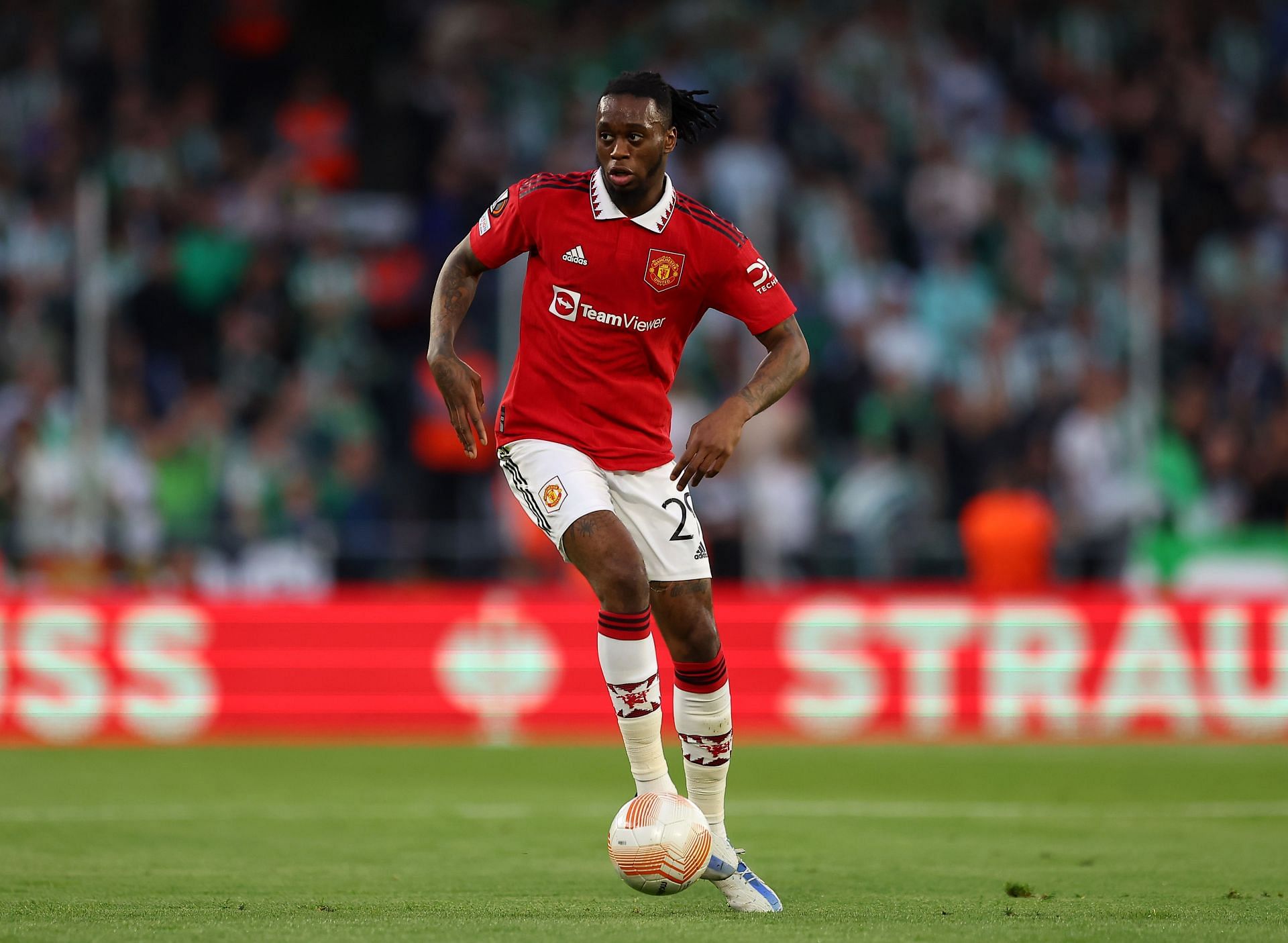 Wan-Bissaka's United contract expires in 2024.